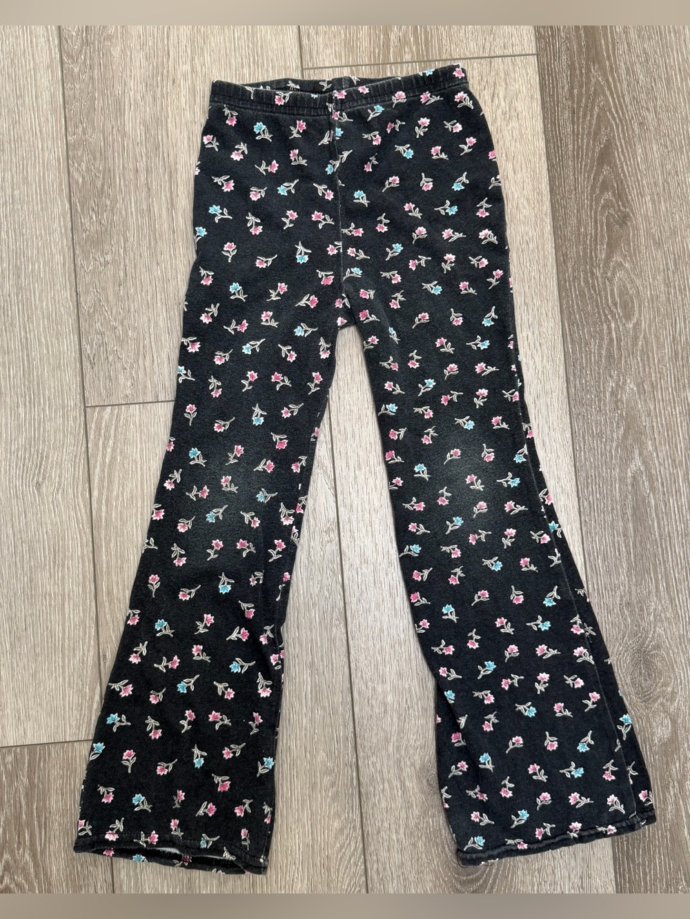 SIMPLY BASIC VINTAGE FLARED LEGGINGS BLACK FLORAL 6 / 6X